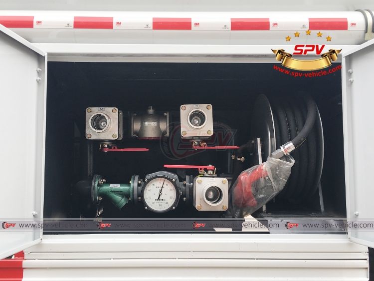 20,000 litres Fuel Tank Truck IVECO - Discharge Box 20,000 litres Fuel Tank Truck IVECO - Discharge Box